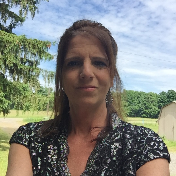 Meet your Posher, Michelle - Picture 1 of 1